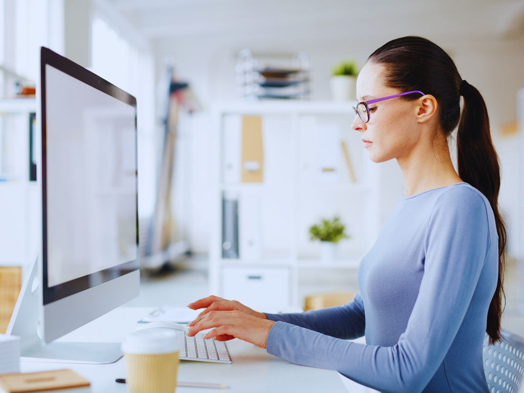 8 Factors to Consider While Outsourcing Your Data Entry Tasks