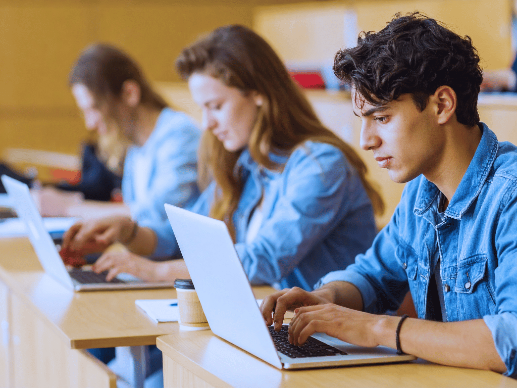 1098-T vs. 1098-E: What’s the Difference Between These Tax Forms?